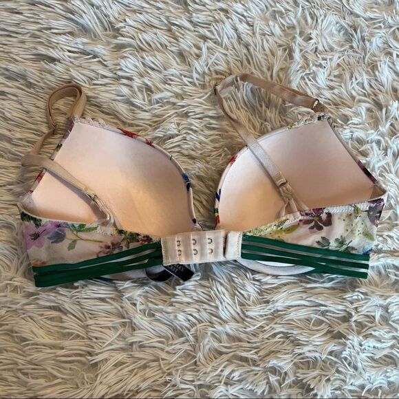 Victorias Secret push up bra - Picture 3 of 4